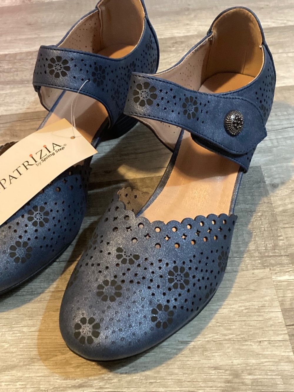 Patrizia shimmering heels